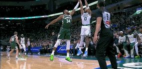 硬抗字母哥垫脚大招！塔图姆杀不死 赛后怒喷裁判