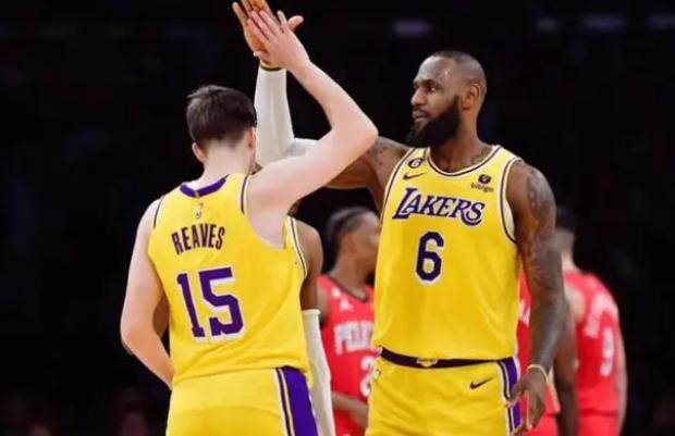 开云-里夫斯敞开心扉：曾考虑火箭马刺 詹皇有时像小孩