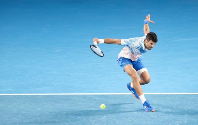 德约“多事之晚”险胜过关 劲敌让路腿伤才是挑战？